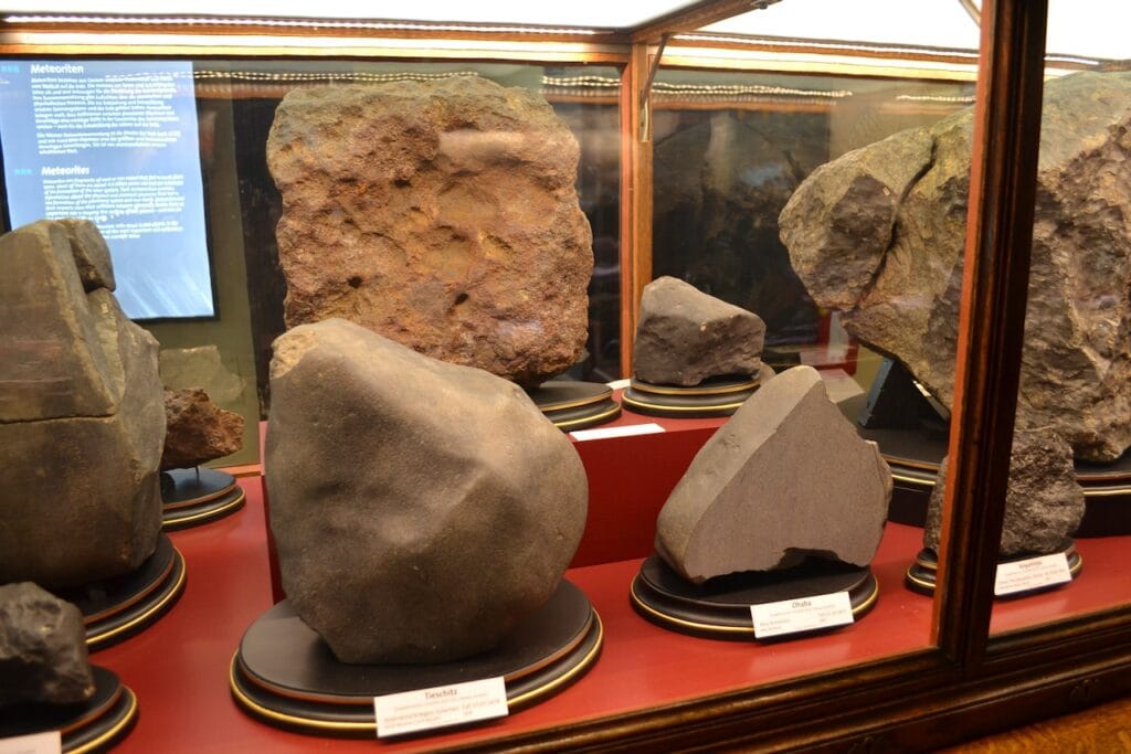 saharagems meteorite collection museum vienna 26